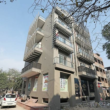 Oyo 11071 Hotel Tisya Дели Экстерьер фото