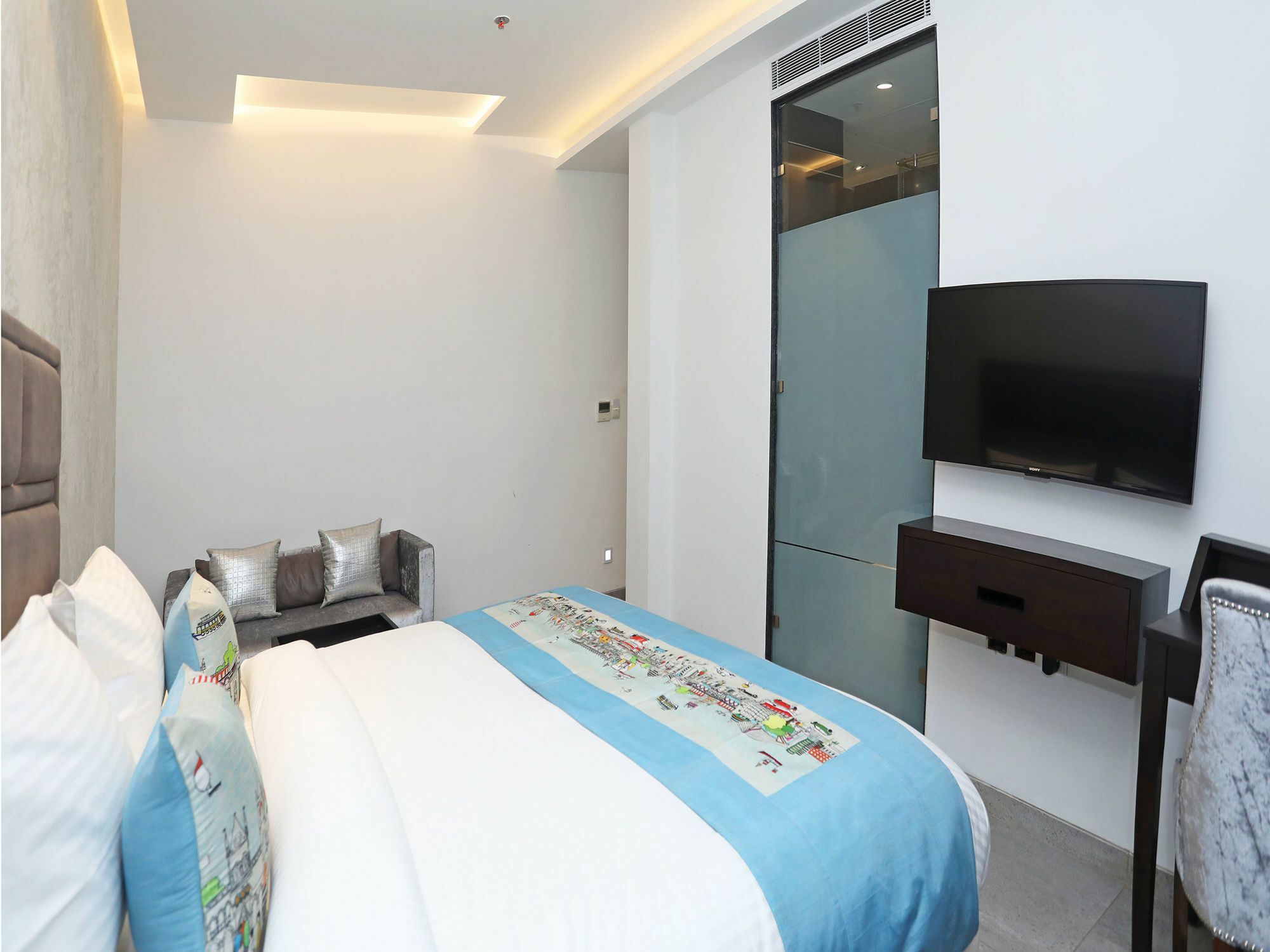Oyo 11071 Hotel Tisya Дели Экстерьер фото